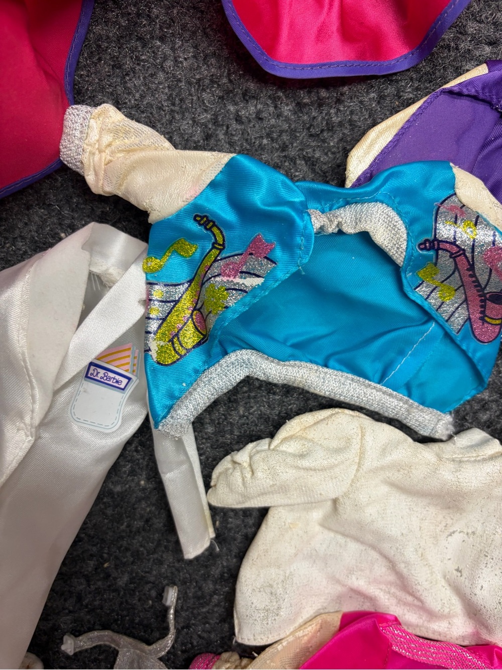 Vintage lot of 1980s Barbie clothes outfits accessories suitcase - Picture 12 of 15